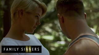 Družina Grešnike - Kit Mercer - Čigav V Resnici Zadolžen