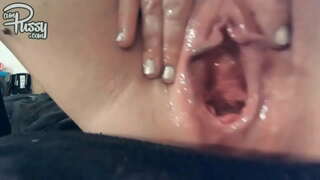 Široko amaterski muca ima velik dildo