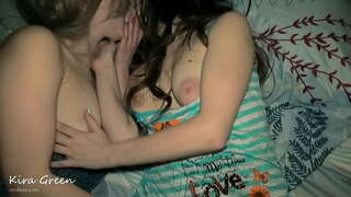 Moj mož jebe vroče Korak sestra, 3some Amaterski Seks Blowjob, dekleta, poljubljanje, Muco na usta, Cumshot v usta, Delitev cum in Veliko Cumshot, 2 dekleti in 1 fant je vroče, nekaj prekleto ffm