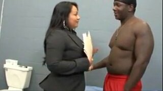 Latina അഭിഭാഷകൻ Fucks Her Black Man In His Cell
